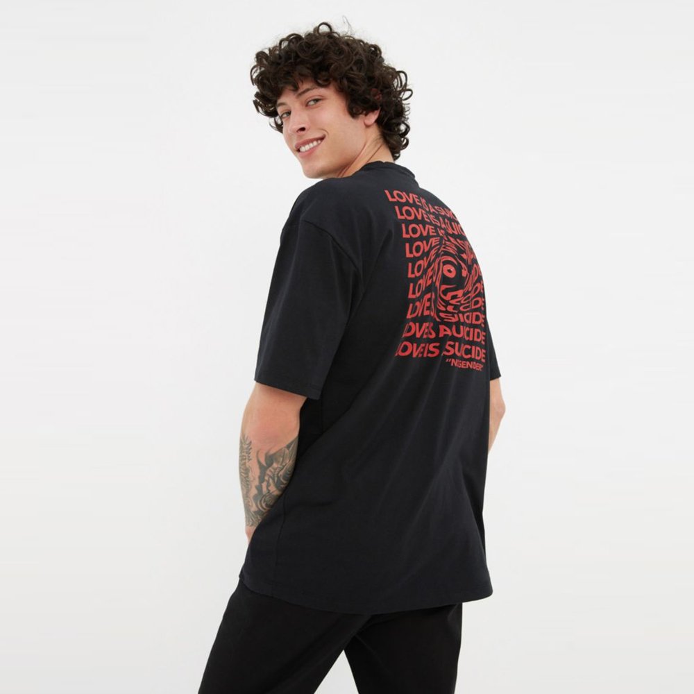 T-Shirt – Black – Relaxed Fit